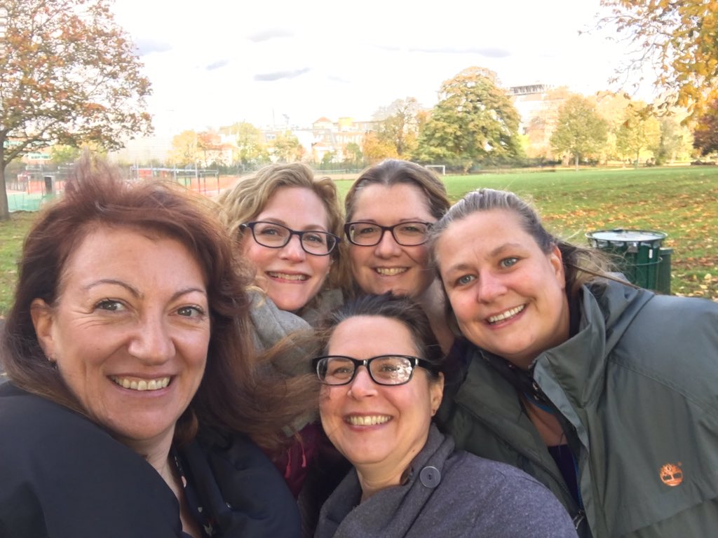 Walk at lunch to lift the spirits! Thankyou <a href="/greir_donna/">Donna Greir 💙</a> for organising! #healthandwellbeingmonth <a href="/KingsCollegeNHS/">King's College NHS</a> with <a href="/SuziepbMcIlroy/">Suzanne McIlroy</a> @WalshNicki