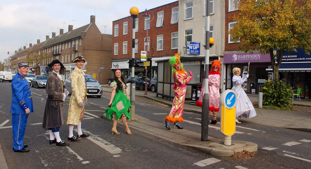 You never know who you might meet on #radlett High St. The cast of #Cinderella from <a href="/RadlettCentre/">The Radlett Centre</a>. Book your tickets now. Fun for all the family. radlettcentre.co.uk/What-s-On/Chil…