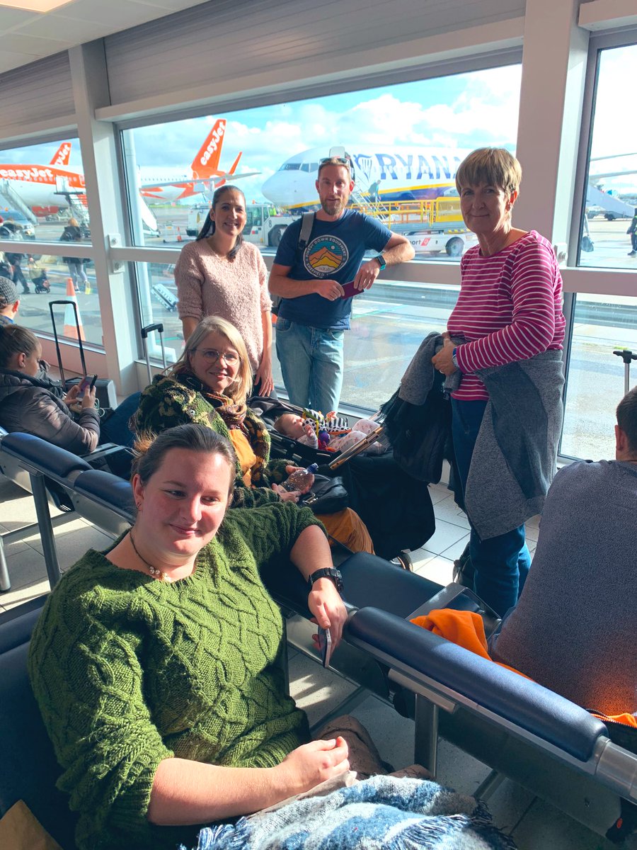 _brainsgroup's tweet photo. And we’re off! See ya later West Country, hello Budapest! #scene2019 @ConnectExeter @dr_ravip @alrattenbury @TomJohn39387374 @VickyPlumuk @maxinelv @hsh29_c https://t.co/BT3UhXn5Wm
