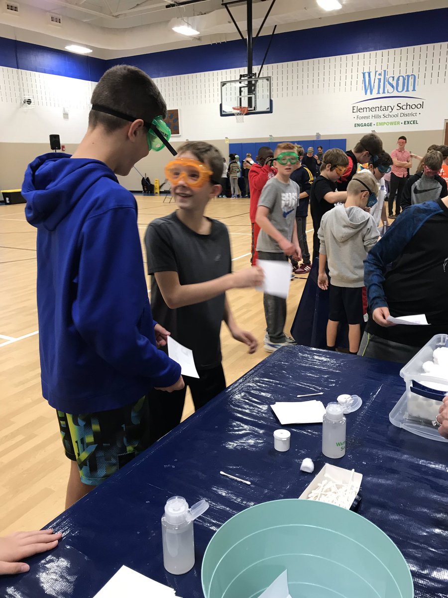 gatelyedu's tweet image. Thank you @COSI and @WilsonElemPTA for bringing chemistry to life for our @WilsonElem students! Great hands-on experiences make lasting connections and inquisitive scientists! @FHSchools #DoScience
