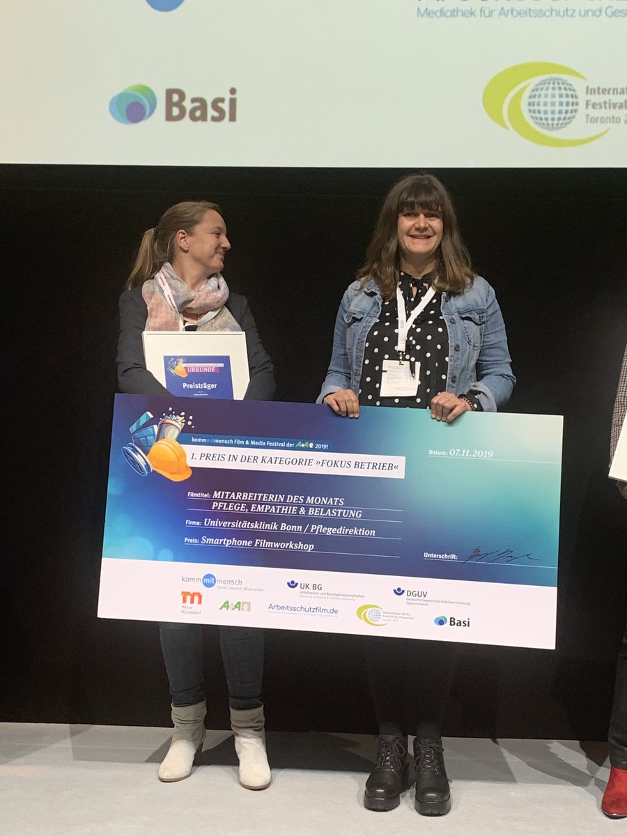 W_Eichendorf's tweet image. Die Pflegedirektion der ⁦@UniklinikBonn war beim⁩ #dasp19 nominiert und gewinnt einen ersten Preis beim kommmitmensch Film- und Medienfestival der ⁦@AplusATradeFair⁩ in der  ⁦@MD_GmbH⁩