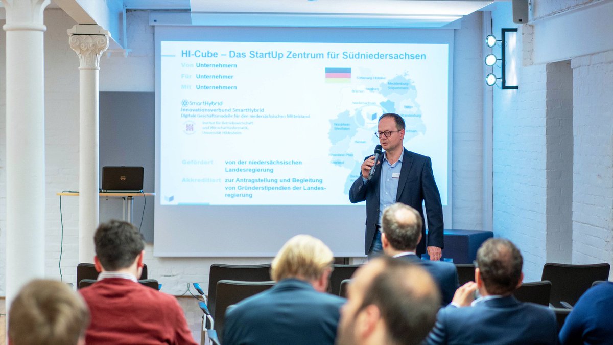 HICube7's tweet image. HI-Cube #SynapsDAYS #3 
Spannende #Pitches und erfolgreiches #Networking im Haus der Wirtschaft– ein gelungener Abend! 

Dank an die #Startups: Besu.Solutions, BioCon, Fairness Ratings, Shaconda &amp;amp; U-Turn!

Foto: @mrssdesign 
facebook.com/mrssdesign/