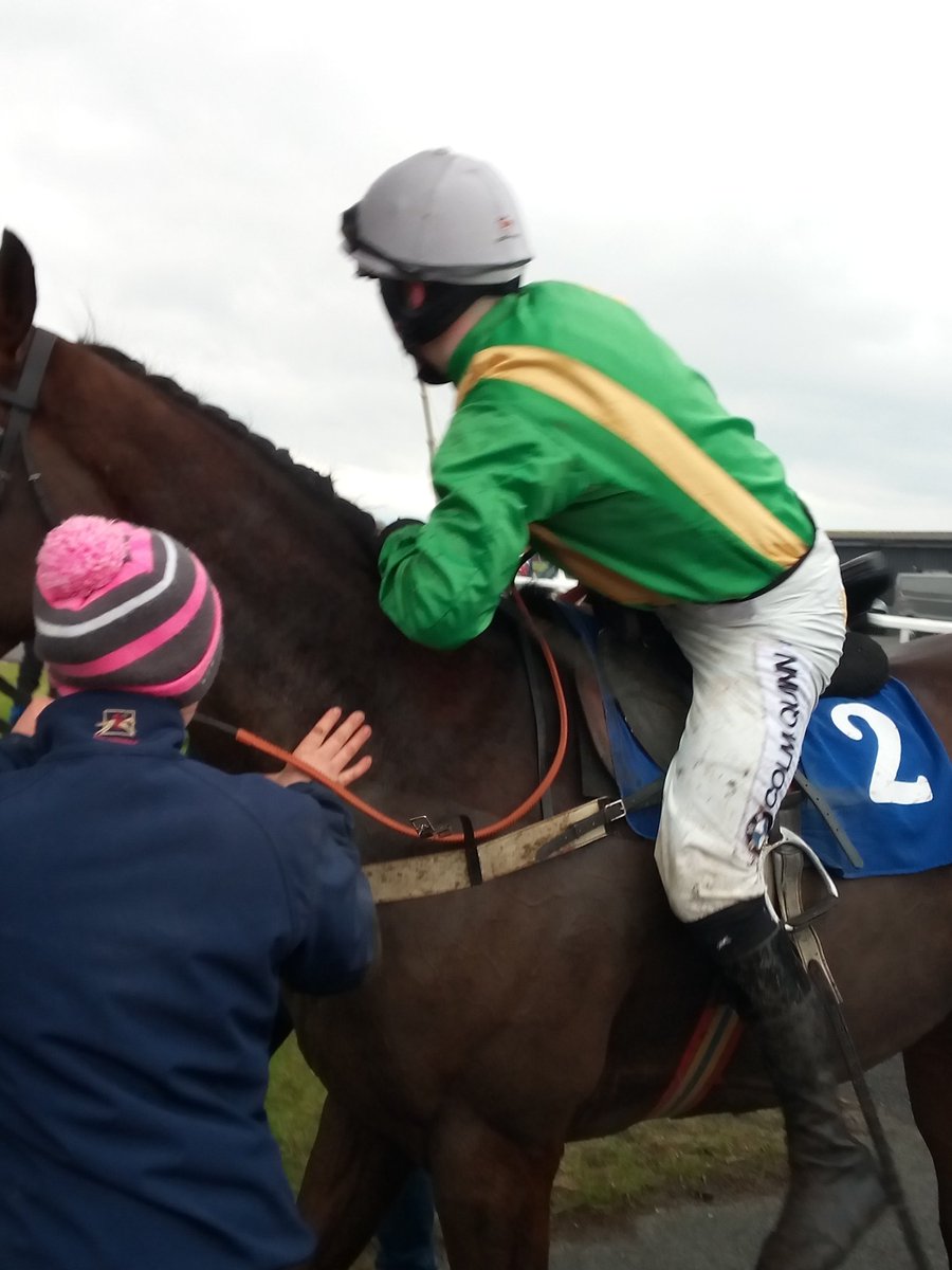 JoeSeward1's tweet photo. On a bitterly cold day here @thurlesraces the opening Begginers Chase goes to #BenefitRun in a race full of incident 
@rosullivan82 confidently handled by @luke_dempsey https://t.co/zho3Ytb9OF