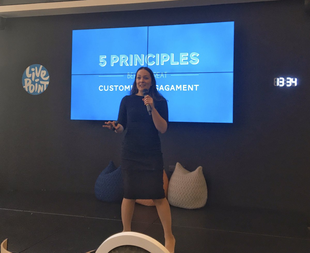 A brilliant explanation of the 5 Principles of great customer engagement (Trust, Homophony, Cognitive load, Processing fluency &amp; Dopamine loops) by <a href="/NathalieNahai/">Nathalie Nahai</a> ! #KhorosEngage 🇫🇷 <a href="/Khoros/">Khoros®</a>