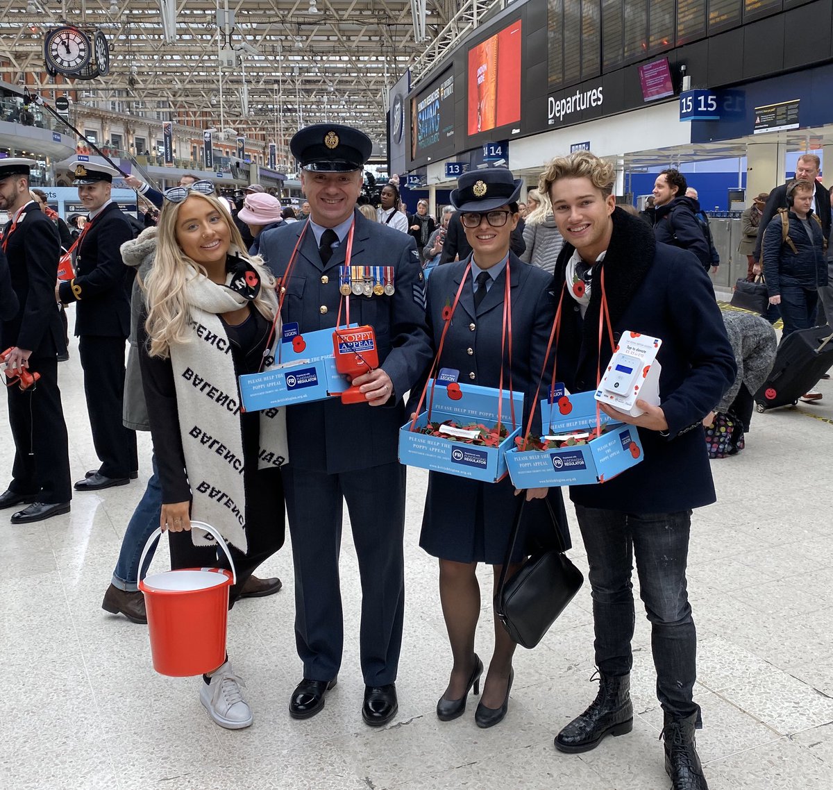 Aj11Ace's tweet image. The Love &amp;amp; Generosity of the public was overwhelming.. 🙏🏻thank you for being so kind &amp;amp; raising funds for a worthy cause #poppyappeal .. @SaffronBarker