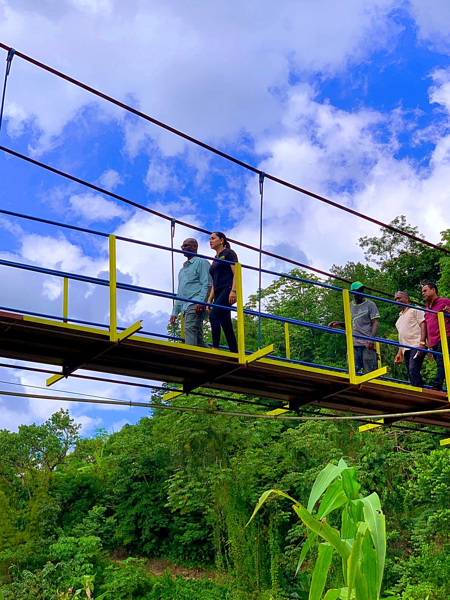 annmarievazja's tweet photo. GM #Jamaica! “Until you cross the bridge of your insecurities, you cannot begin to explore your possibilities” #CrossIt #DreamBig #Believe #WorkForItNow #OneJamaica #OneLove #Blessings my #Portland 🇯🇲🙏🏼❤️ https://t.co/YP6wPdvRBM
