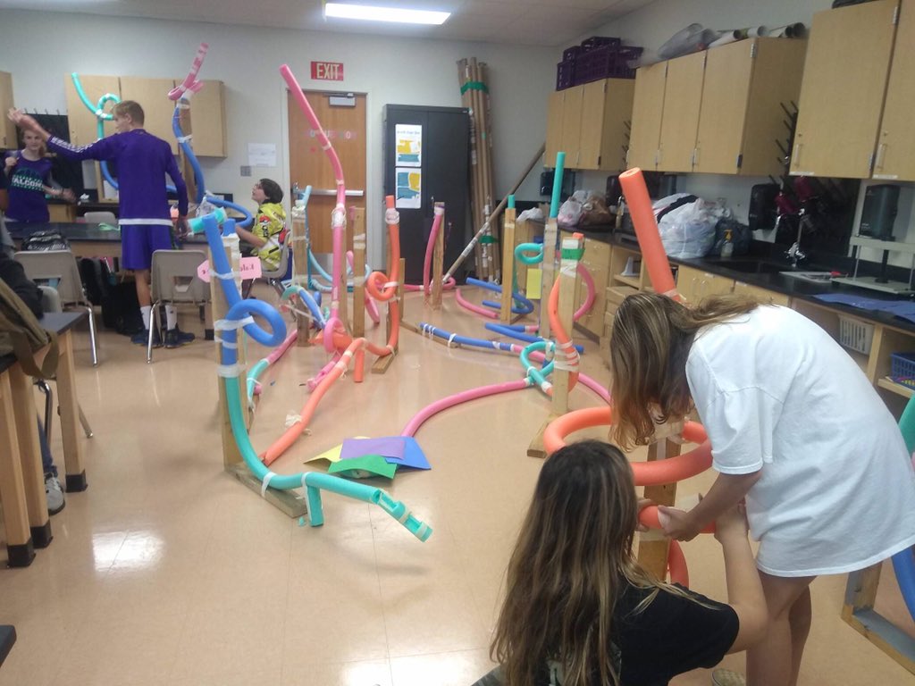APSK8_OCPS's tweet image. Energy in Motion! Getting ready for the Physics in Rollercoasters event tomorrow. Stop by the Osprey Collaboration Space and learn more! #OCPSscience