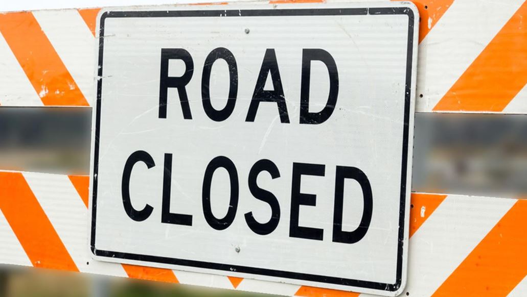 OPP_GTATraffic's tweet photo. ROAD CLOSURE: #Hwy400 NB at King Rd: All lanes closed following a collision. ^aw https://t.co/yjp7hPf99E