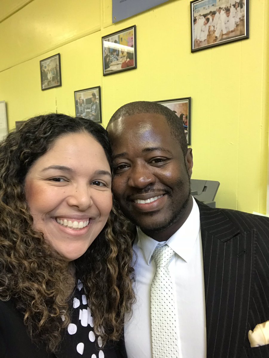 Guess who’s at #IS171 today? Principal Addo @BenAddo8 from @Vistaacademybk ✊🏼🎓❤️ #Cohort6 is HERE!! #middleschool #colleagues