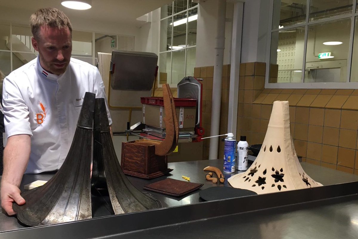 BoulangerieTeam presenteert zich voor WK op Europain dlvr.it/RHphzV