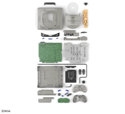 基板まで忠実に再現！？プレイステーションとセガサターンがまさかのプラモ化www