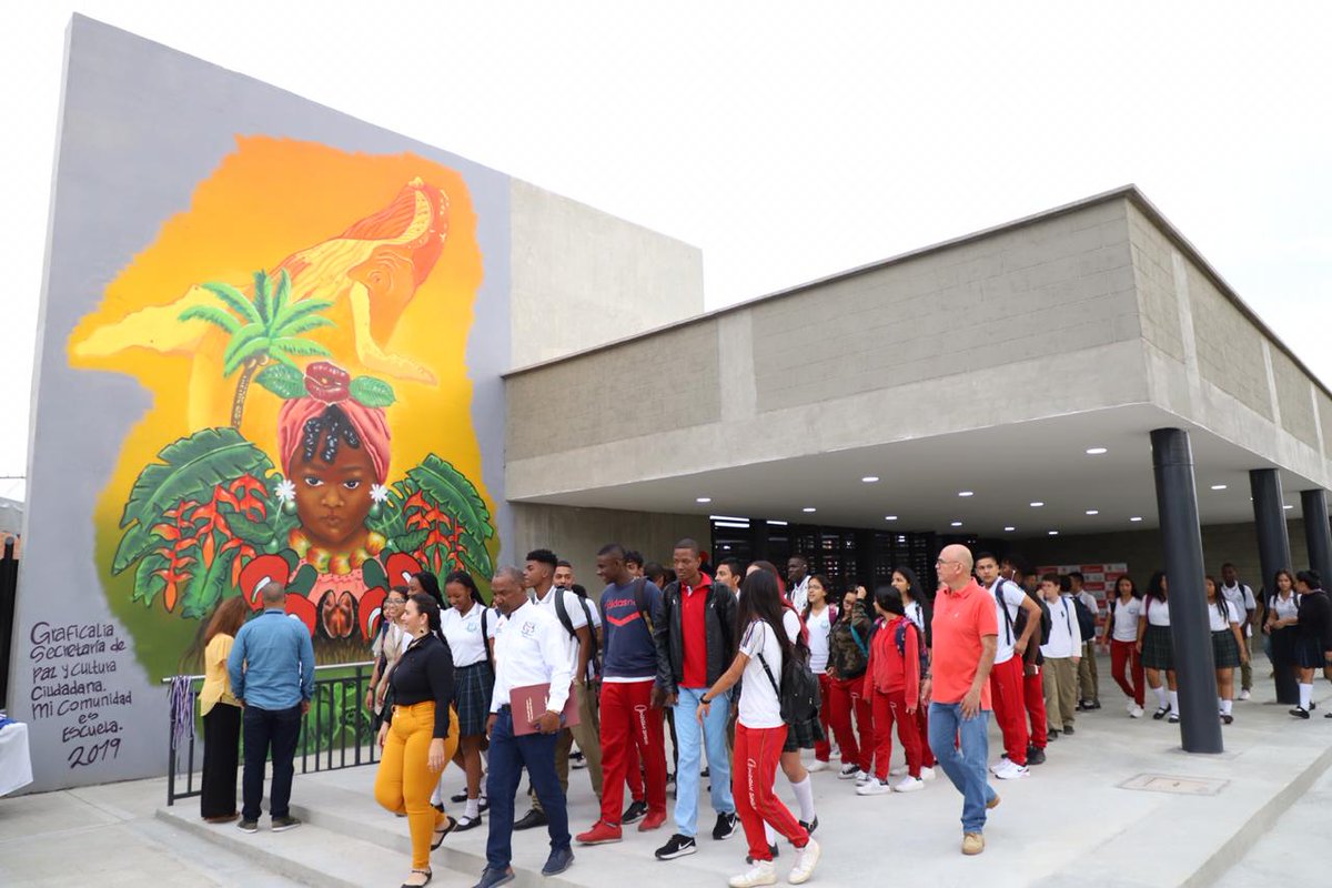El alcalde <a href="/MauriceArmitage/">Maurice Armitage</a> dejará un legado tangible a través de los 7 nuevos Centros de Desarrollo Infantil, 18 colegios y 150 sedes educativas remodeladas que le deja a la ciudad. Hoy entregamos la sede de la I.E.O Nuevo Amanecer en el barrio Potrero Grande. #MásProgreso