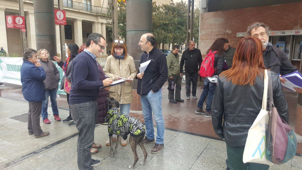 cubero_alberto's tweet photo. Esta mañana hemos estado con lxs compañerxs de la @RAPAAragon reclamando una vez más la derogación del #ICA
#ICAno https://t.co/cjknRCngcA