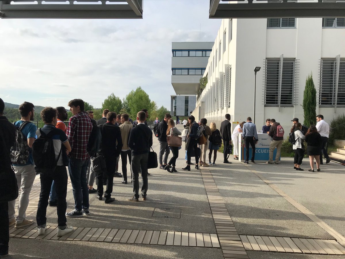 PolytechNSophia's tweet image. #SophiaTech forum, un événement qui réunit l’univers de l&apos;Enseignement Supérieur et l’univers professionnel! 
Futurs ingénieurs et diplômés, aujourd&apos;hui on pense expérience et carrière !