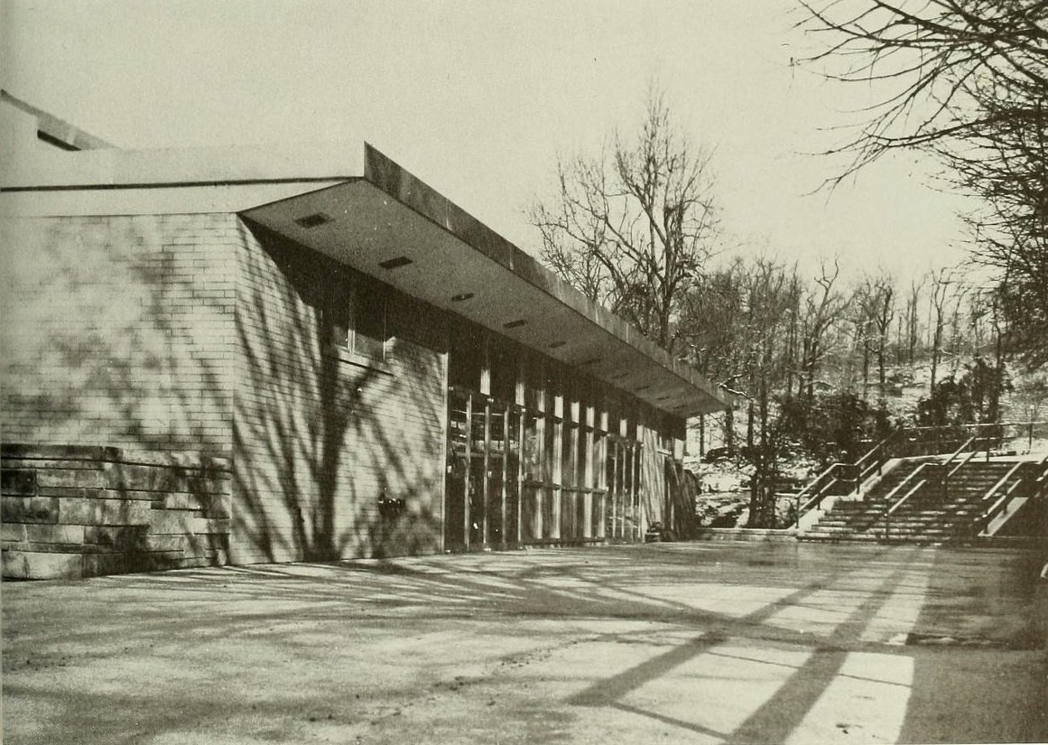 MontclairAlumni's tweet image. Here's a picture  of campus in 1962 📸 Can you guess the building? #tbt