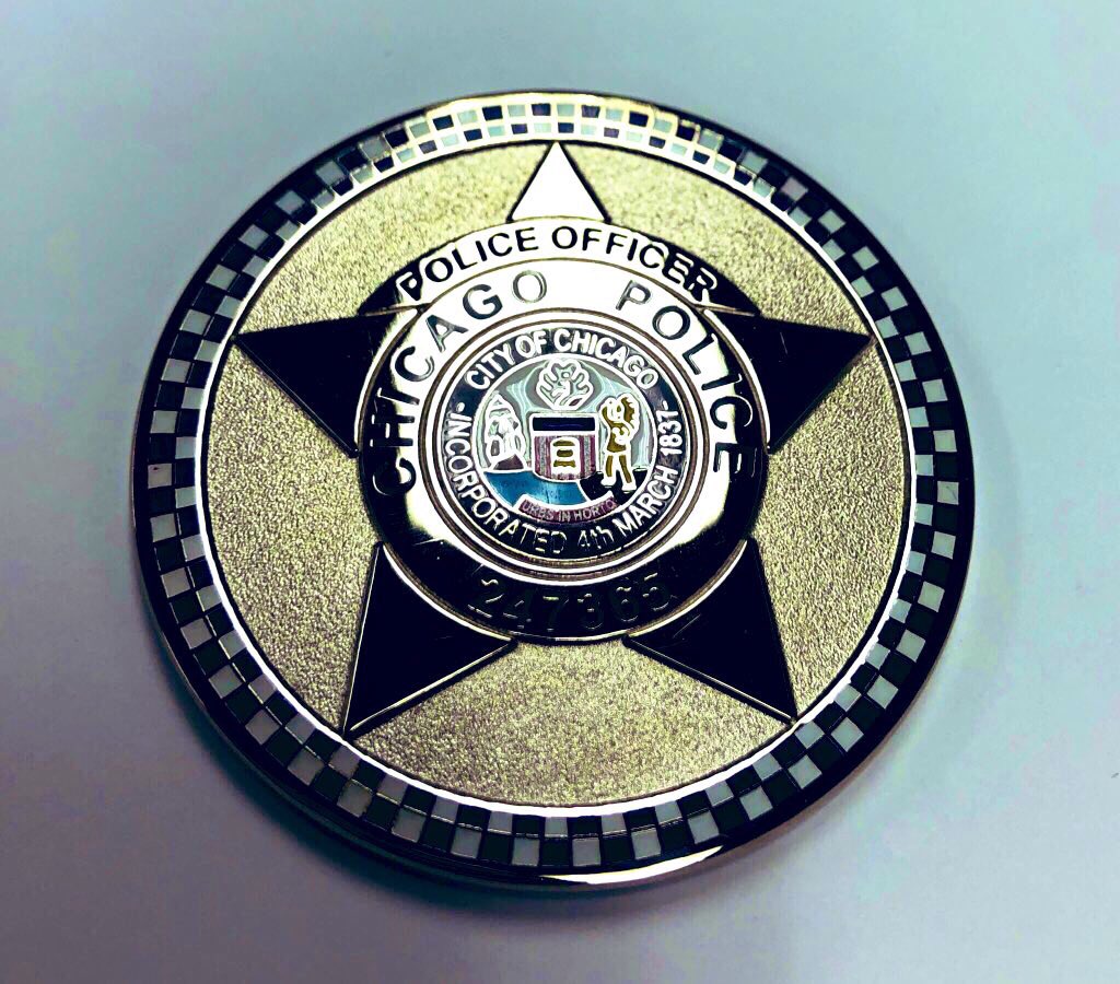 ChicagoCAPS14's tweet image. Signs winter is coming 🥶 
-Christmas music played unnecessarily early
-Dibs chairs on standby
-Cars stolen because vehicles are left unattended to heat up

🚗💨.....HEY!🏃.....🏠

Stop making your 🚙  more comfortable for criminals!

RT for a chance to win this Challenge Coin ⬇️