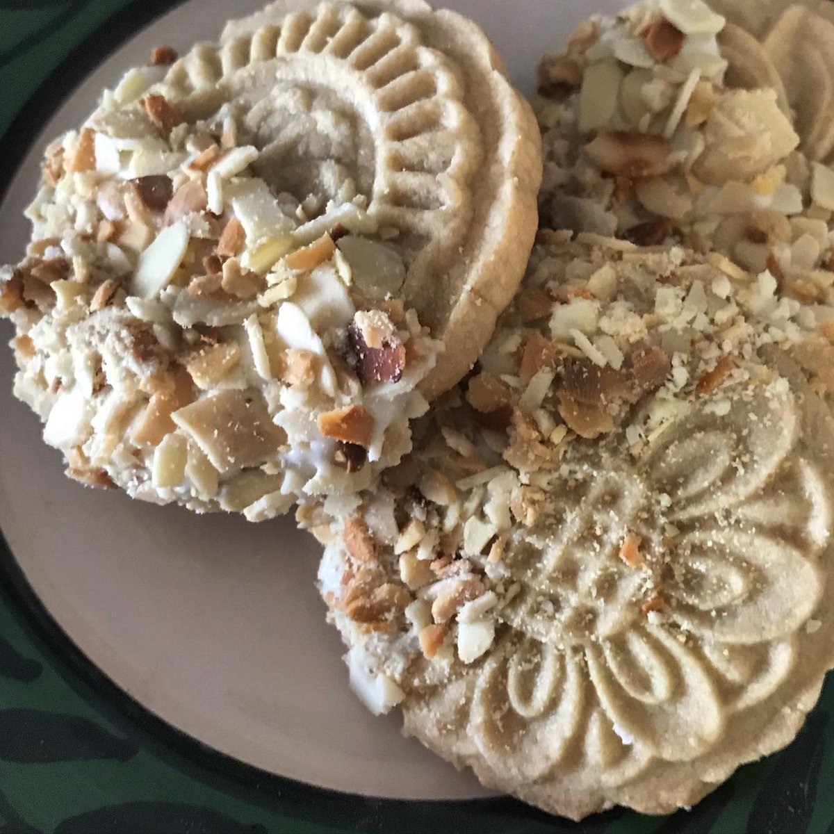 SCTORTORICI's tweet photo. #thursdaybaking Maple shortbread cookies with white chocolate and toasted almonds for the gang at @engagesimply #theccothatbakes @judyshapiro @cindygallop https://t.co/B79g6YNfM1
