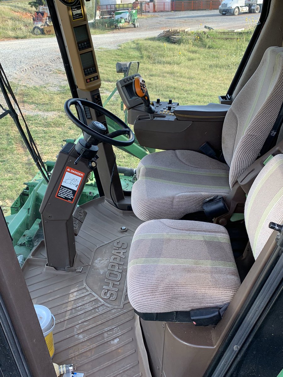 2011 JD 7760 Picker Baler, 1700 Fan hrs, 30” kit and 40” kit, Steinbauer chip, new spindles on lower end 1200 acres ago, shop kept. Very good machine that’s running now.  Available by Nov. 15 Asking $335K