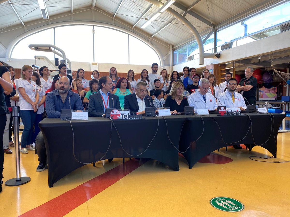 Teleton's tweet photo. Información: Se posterga Teletón para abril 2020 #TeletonAbril2020

Revisa mayor información en el siguiente link: https://t.co/mFBIYznEGf https://t.co/mOOBomhMhL