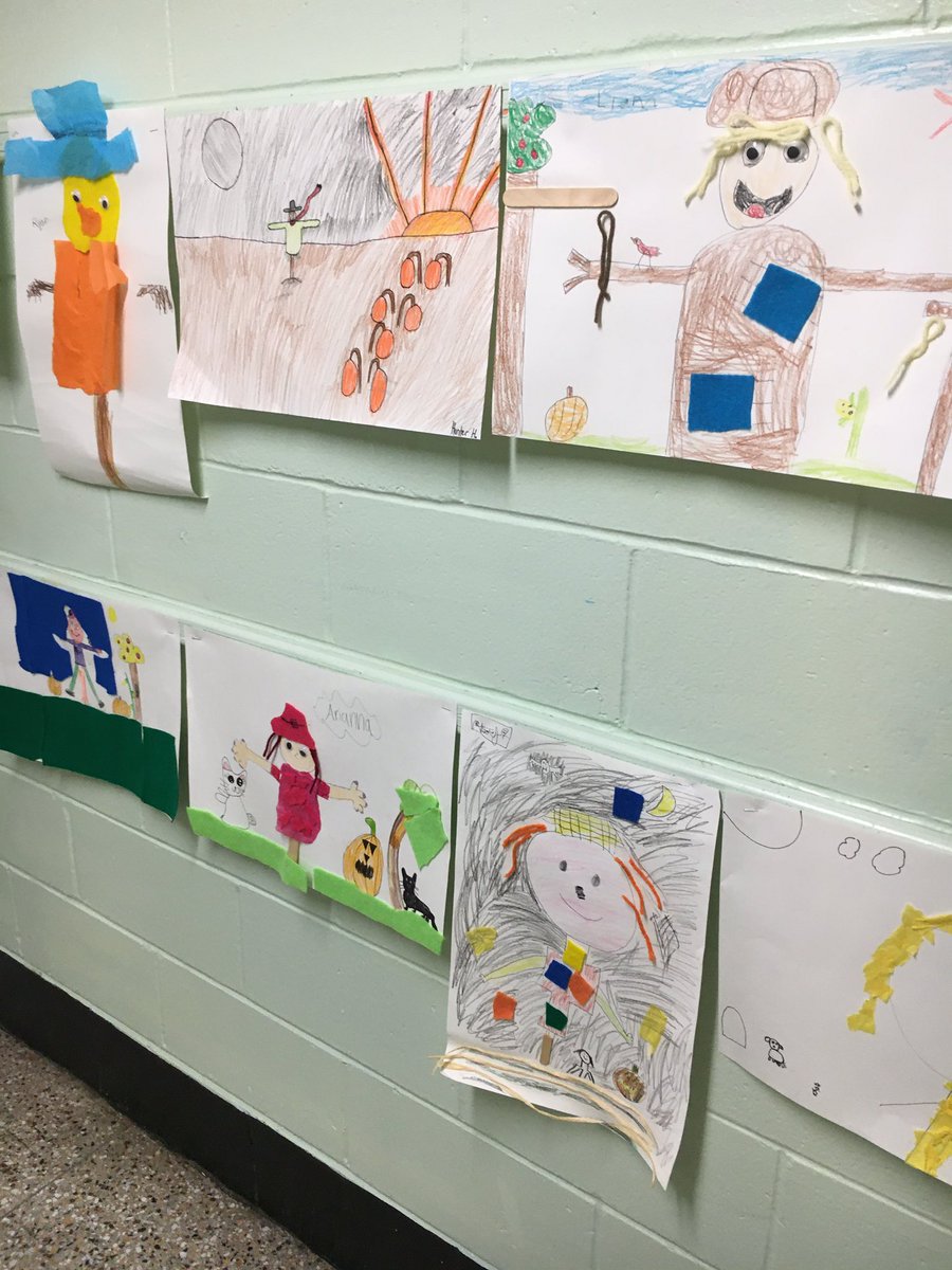 GalloDunn's tweet photo. C22 welcomed Fall with our wonderful scarecrows and fabulous Acrostic poems! https://t.co/jOw0Xp1XgN
