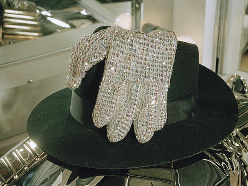 MJsTruth's tweet photo. The love you show today is not a gift you give, but instead a gift you receive.
#MichaelJackson 👑
was blessed with this wisdom.
#ThursdayThoughts
#ThursdayMotivation
#MichaelJackson
#MessageToMichael https://t.co/Y5MGzqvoZq