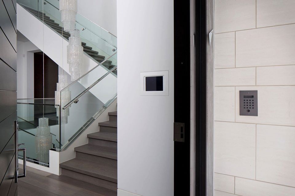 ficrest's tweet image. Ficrest offers a unified interface to your home on elegant, simple to use touchscreens or via your mobile devices. 📲

These devices can be placed mounted flush on the wall, on a bedroom table, or outdoors by the pool. ☺️

#FicrestIntegrationInc