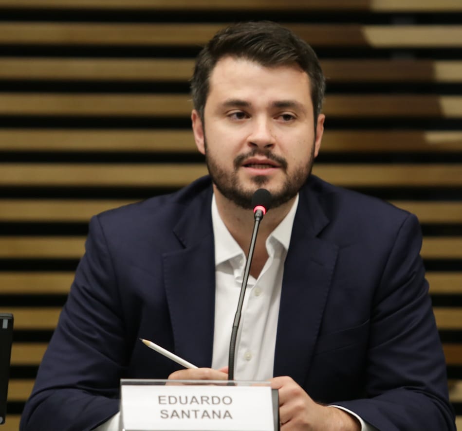 Comsaude's tweet photo. "Potencializar e compartilhar as boas práticas são obrigações que temos de fazer já a partir do próximo ano", afirmou Eduardo Santana, diretor adjunto do ComSaude no encerramento  do debate. https://t.co/VsxEPn0boa