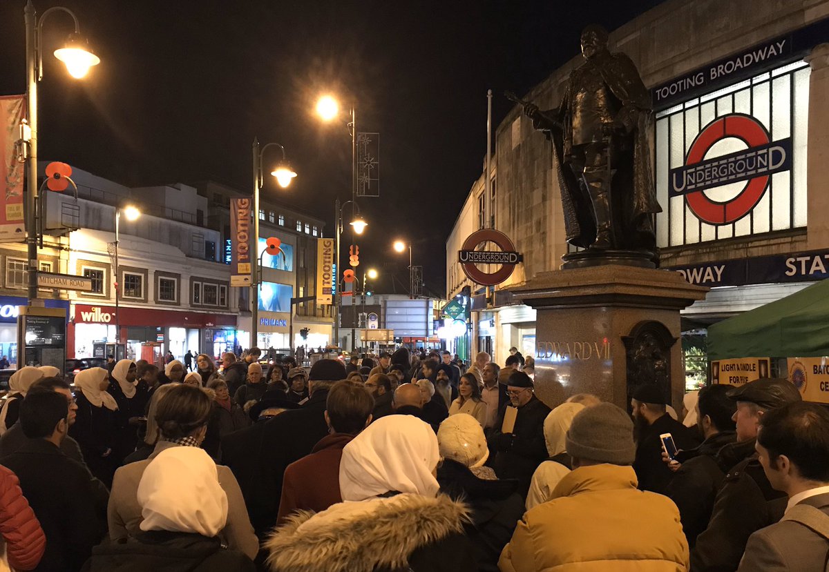 Anyone walking out of #TootingBroadway station tonight could not fail to be moved by  powerful messages of peace from young people of Al Risalah School &amp; other speakers at the wonderful <a href="/weareBATCA/">BATCA</a> #Tooting Peace Ceremony - as always, an uplifting &amp; inspirational occasion
