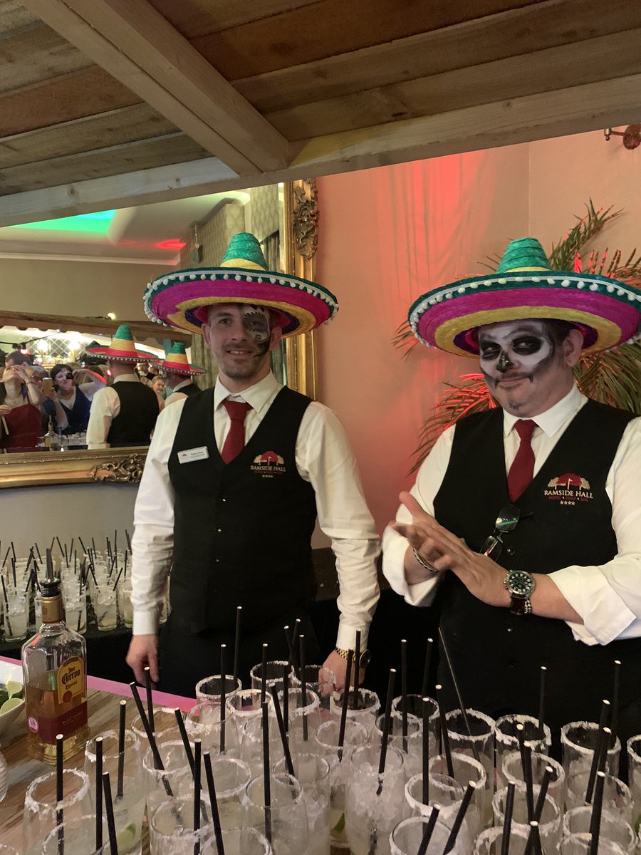 takcchan's tweet photo. At the wanderLAN BALL raising money for @HeadwayUK looks to be an amazing night #wanderLAN @EMGSolicitors https://t.co/6oyvGZXZJ5