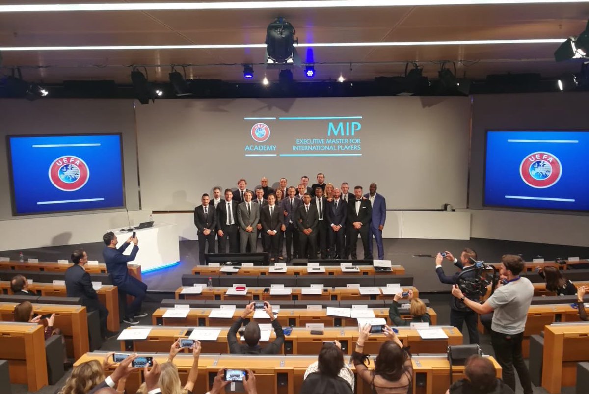 jonsarno's tweet image. What an adventure over the last two years. Im delighted to have graduated with a Executive Masters Degree for International players, this has been an amazing experience, made even more memorable by doing this with family members #UEFAMIP, #UEFAAcademy, @MipAlumni, @UEFA