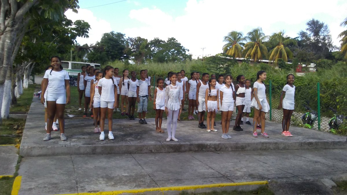 Esto es el ejemplo de por que la educación Cubana no se da porvencida #CubavsBloqueo #NoMasBloqueo #BloqueoEsReal #CubaMINED #MINED #EducacionLaHabana #PorLaHabanaLoMasGrandeyPorMiCubaLibre