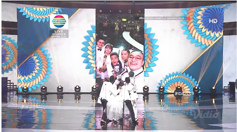 Selamat untuk Selfi LIDA yang berhasil membawa pulang penghargaan Penyanyi Dangdut Social Media Darling #IDA2019 .