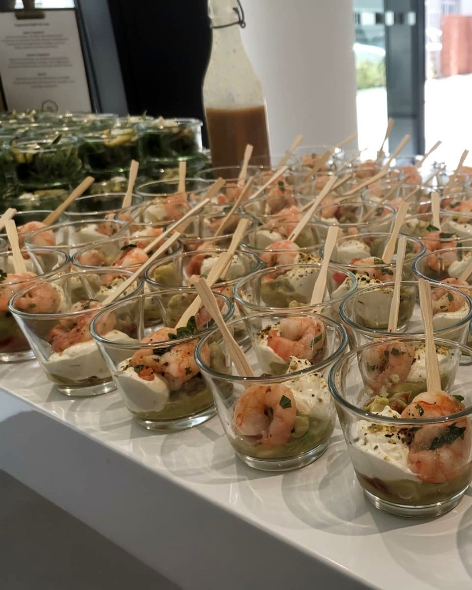 FLOWTHEKITCHEN's tweet photo. Foodlover aufgepasst! #Fingerfood geht einfach immer. Ob Catering für Firmenevents, Tagungen und Konferenzen. #Kreativ und #individuell sind unsere Fingerfoodkonzepte immer eine Wohltat für Augen und Gaumen. 

Lassen SIe sich inspirieren!
☛ https://t.co/opYr41NjUh https://t.co/ZVkhu87NFs