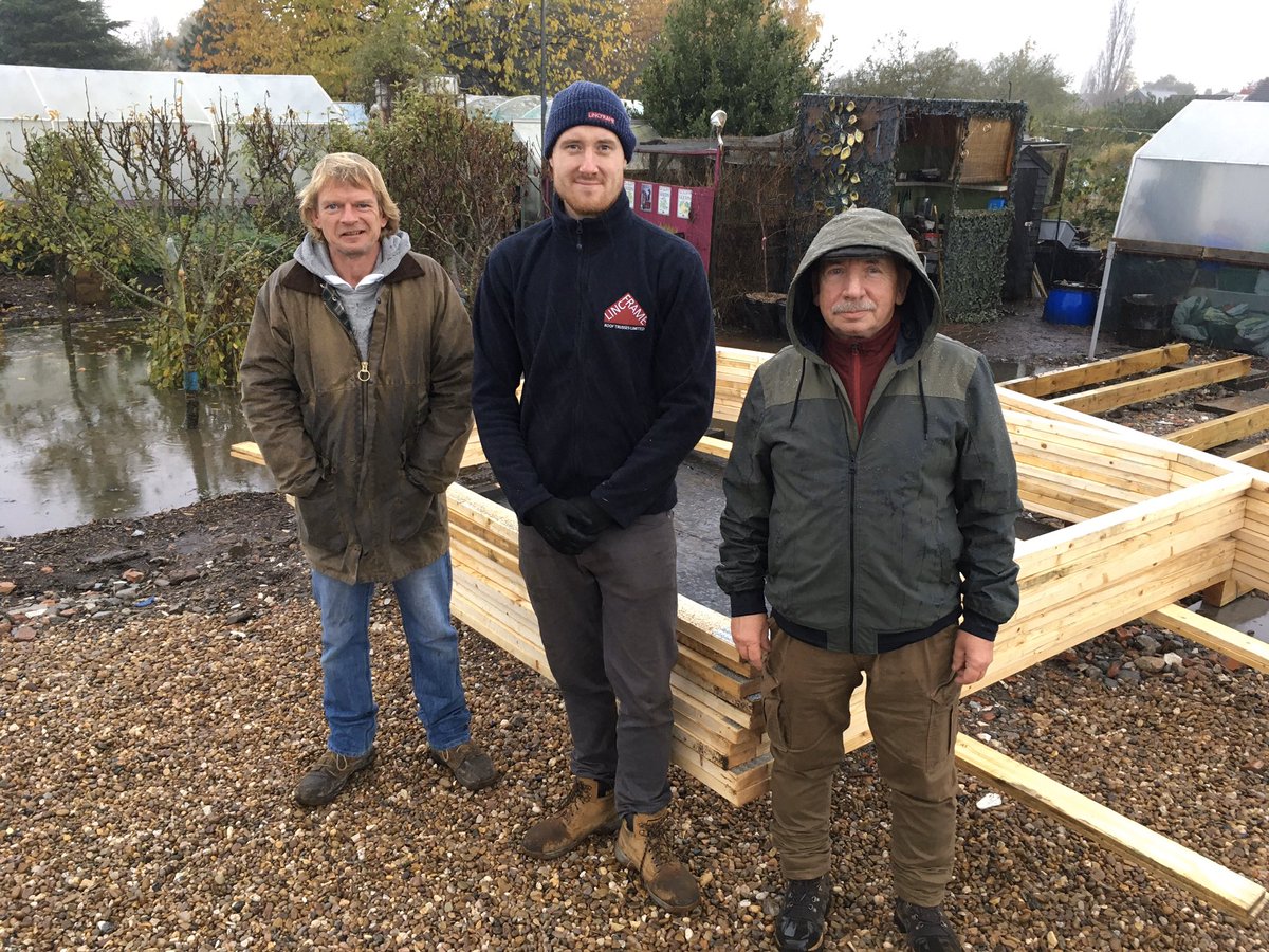 melvynprior's tweet photo. Quick update on #FredsShed following the fire #allotment Today Luke from #LincFrame brought the frames for joiner Ian to start assembling. Hear more @BBCRadioLincs Friday morning 9.30-1.00 https://t.co/EpnmMHrb3F