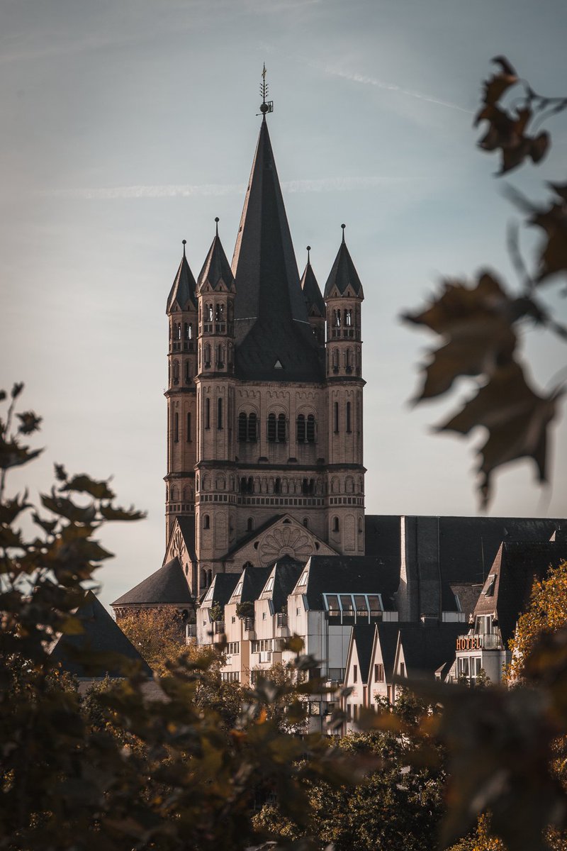 #JEUDIPHOTO COLOGNE, Germany.

Insta : instagram.com/julie.bernon