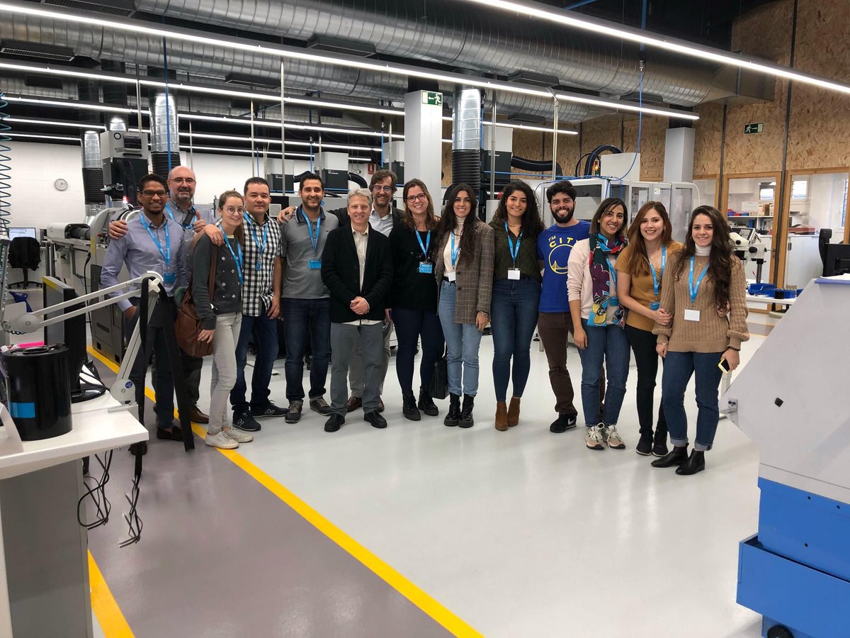 dencadigi's tweet photo. Ayer realizamos una ponencia con @BionerSocial sobre digitalización en clínica, para los alumnos del máster en Implantología de Prótesis Oral de la UB. Este máster está dirigido por el Dr. Pablo Barenblit e impartido por el Dr. Manuel Fuentes.
@CarestreamDentl @DGSHAPEIberia https://t.co/1C4V1ImJ9P