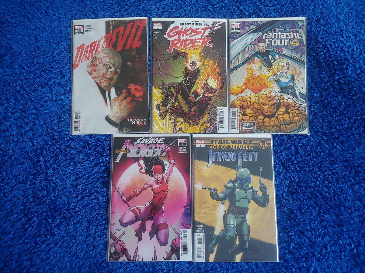 My #NCBD pulls have arrived! 5 fantastic issues that include: #Daredevil #13 (@zdarsky @MChecC), #GhostRider #2 (@edbrisson @AaronKuder), #FantasticFour #16 (@DanSlott #SeanIzaakse), #SavageAvengers #7 (@GerryDuggan @PatrickZircher) and #JangoFett #AOR (#JodyHouser #LukeRoss)!