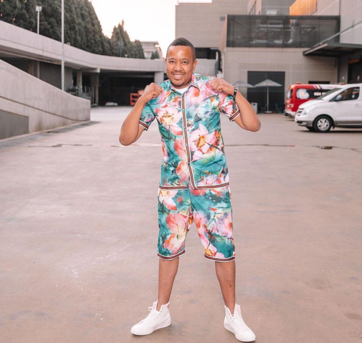 Yfm's tweet image. It's a Thursday and you know that means Hip-hop is in the house! Let us shut it down with @DjZanD on #YTKO 

Clothing: @20fixtrends
Stylist: @20fixwithodi

#TheBestDrive