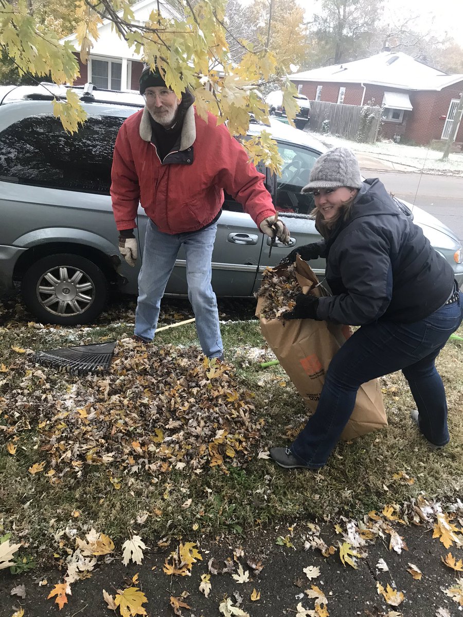 JoanCarlton3's tweet image. 2768 Rake A Difference United Way 👏👏👏@StephenMGunter @LynnetteMarie12 @JanaVugteveen @bobsaniga @kathyraglin840 @troyer_paige @beck_missy @mirandie11 @thouchin13 #rakeadifference
