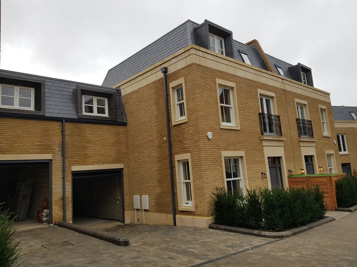 StoneworksL's tweet image. After 16 months of hard work the last plot of 13 superb new homes is almost  completed. Both customer and our team could not be happier with the quality of the final results!

We look forward to continuing a winning relationship with both @KenhamBuilding and @PennineStone!