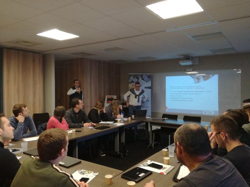 Tuffigorapidex's tweet photo. Aujourd'hui, formation des équipes Huttepain Aliments et Huttepain Bretagne en gestion d'ambiance et ventilation à Tuffigo Rapidex. Des échanges constructifs et enrichissants pour les formateurs et les techniciens d'élevage volaille.
#huttepainaliments #huttepainbretagne https://t.co/GNlAoi9usf
