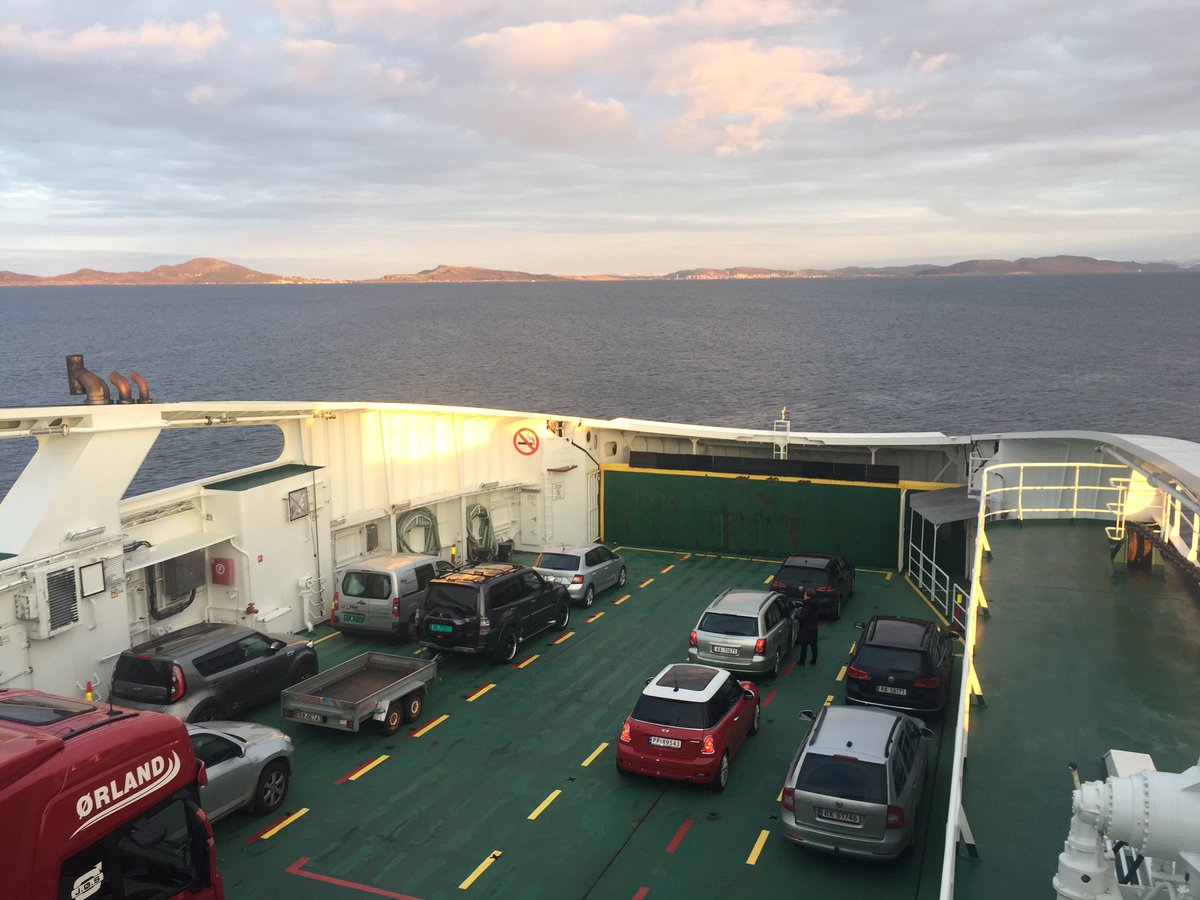 EirwindProject's tweet image. Early morning departure from Stavanger to Stord this morning. More insights to Norwegian ocean economy lay ahead. Beautiful coastline, dynamic engineering, great hosts!  @EBEikeland @norwep @RegionStavanger @liane_costello