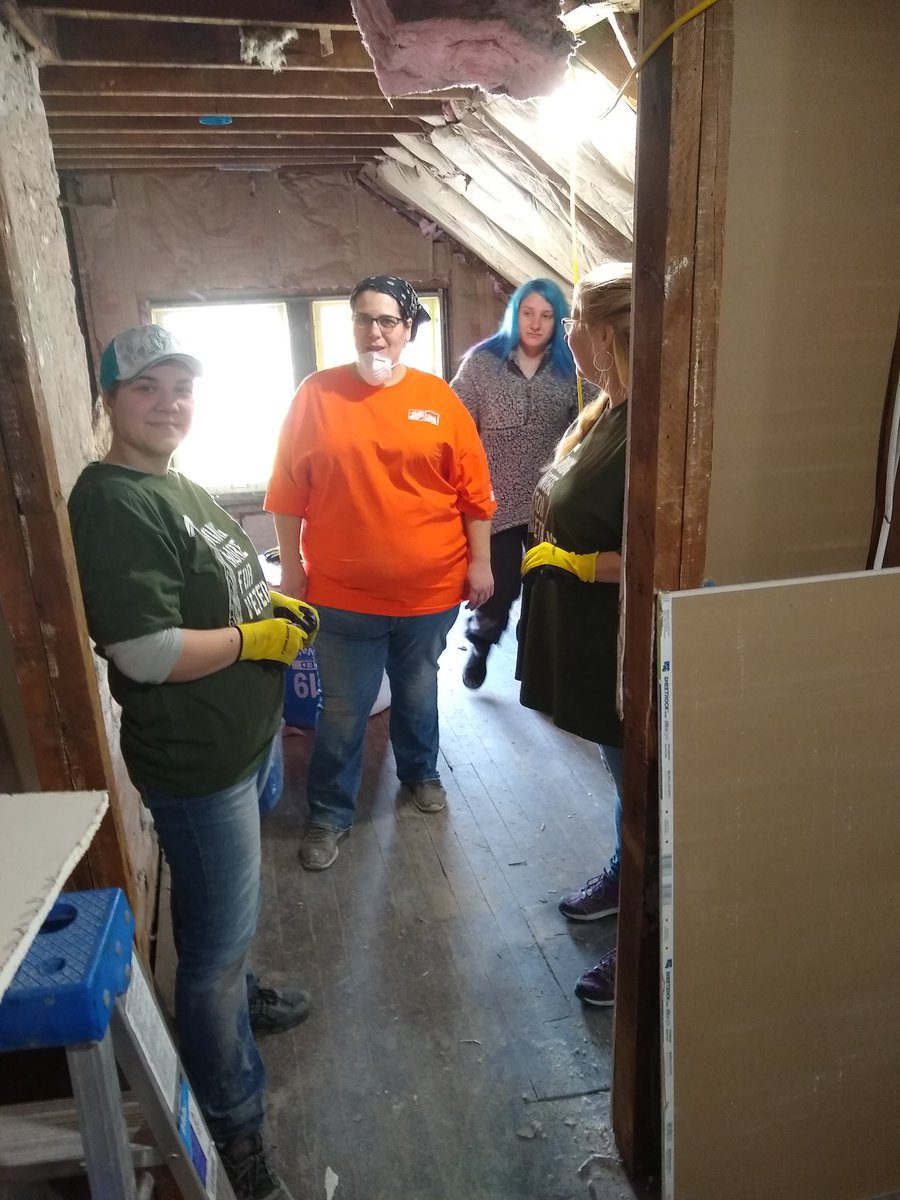 Team Depot has started!!  <a href="/McFarrenGary/">Gary McFarren</a> @dennissanders13 <a href="/MarcG_2757/">Marc Green</a> @IzzyChapmanTHD