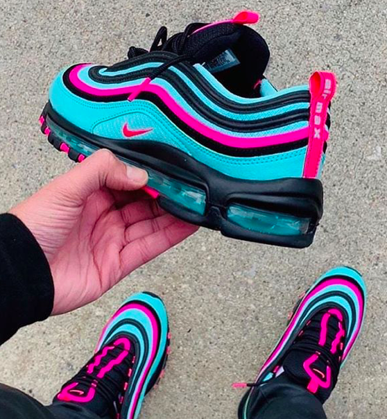 SneakerPics23's tweet photo. RT if you'd Rock https://t.co/156XGeVxeV