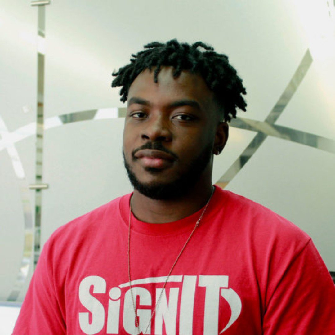 OmahaSignIT's tweet image. Take a minute to wish our production guy, Cameron, a happy birthday!!! #WeAreSignIT