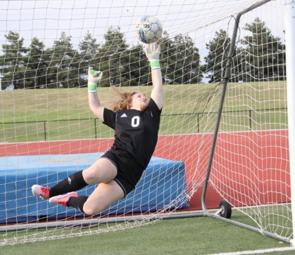 Paradon de Aida Roldan!

Aida ya se entrena con el equipo de soccer en Barton Community College para hacer paradas espectaculares en partido.

#TEAMW2A #W2ASOCCER