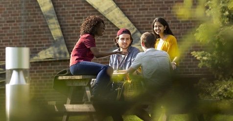 ❗️👉 Joignez-vous à <a href="/GlendonCampus/">Glendon Campus YorkU</a> pour la plus grande journée portes ouvertes de l'année le dimanche 17 novembre! ✅ Inscrivez-vous maintenant pour la chance de gagner une bourse de 5000$ 💰 glendon.yorku.ca/automne #tofr #Toronto #education