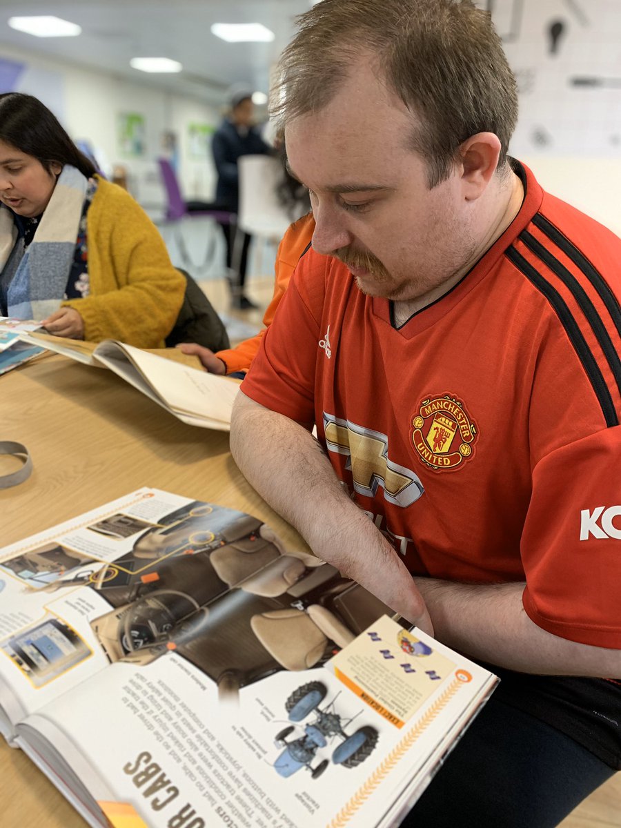 KeystonesCentre's tweet image. Claire sending out her ‘Christmas Wish’ list vibes for @eltonofficial book, Sir EJ superfan she absolutely is!! Keeping our fingers crossed for you Claire 🤞🎅🏻
Another fabulous day with our Keystones friends #AdultSupport #Diversity #FunFriendsInclusion 
facebook.com/67679901241052…