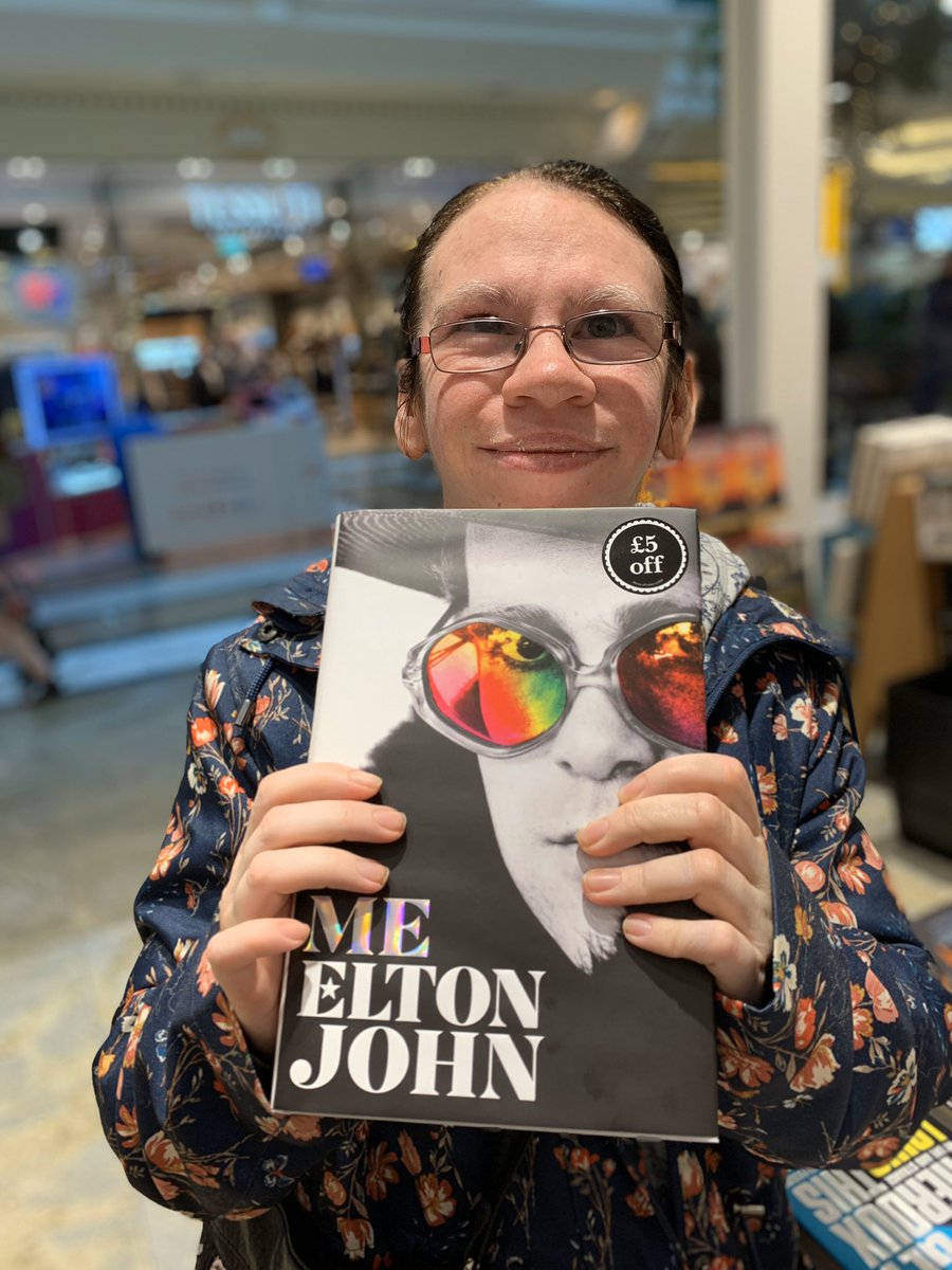 KeystonesCentre's tweet image. Claire sending out her ‘Christmas Wish’ list vibes for @eltonofficial book, Sir EJ superfan she absolutely is!! Keeping our fingers crossed for you Claire 🤞🎅🏻
Another fabulous day with our Keystones friends #AdultSupport #Diversity #FunFriendsInclusion 
facebook.com/67679901241052…