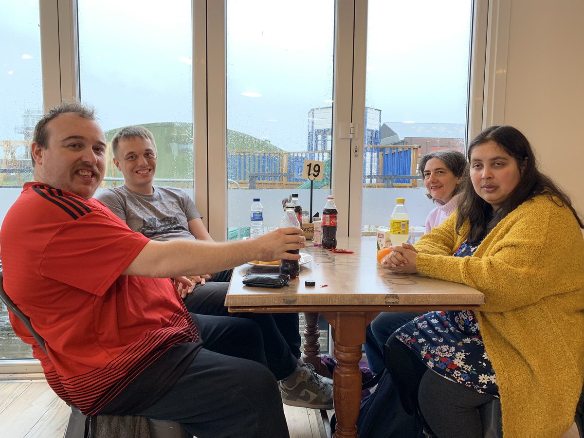 KeystonesCentre's tweet image. Claire sending out her ‘Christmas Wish’ list vibes for @eltonofficial book, Sir EJ superfan she absolutely is!! Keeping our fingers crossed for you Claire 🤞🎅🏻
Another fabulous day with our Keystones friends #AdultSupport #Diversity #FunFriendsInclusion 
facebook.com/67679901241052…